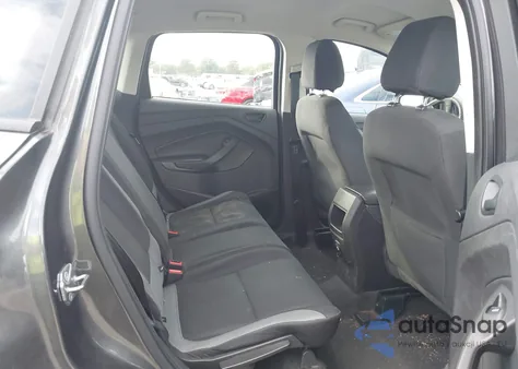 2015 Ford Escape S z USA, uszkodzony, nr VIN 1FMCU0F76FUA36746